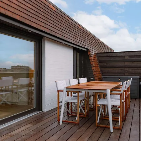 Penthouse On The Dike Bathed In Sunlight